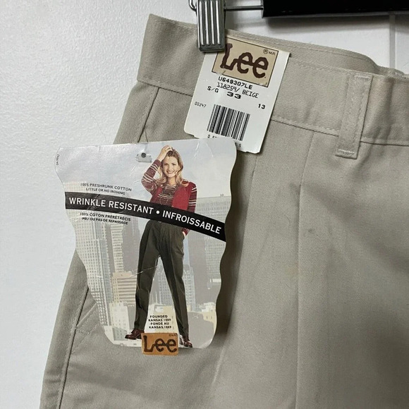 Vintage 90s Lee Deadstock Tan Pleated Front High Rise Shorts - Picture 2 of 8